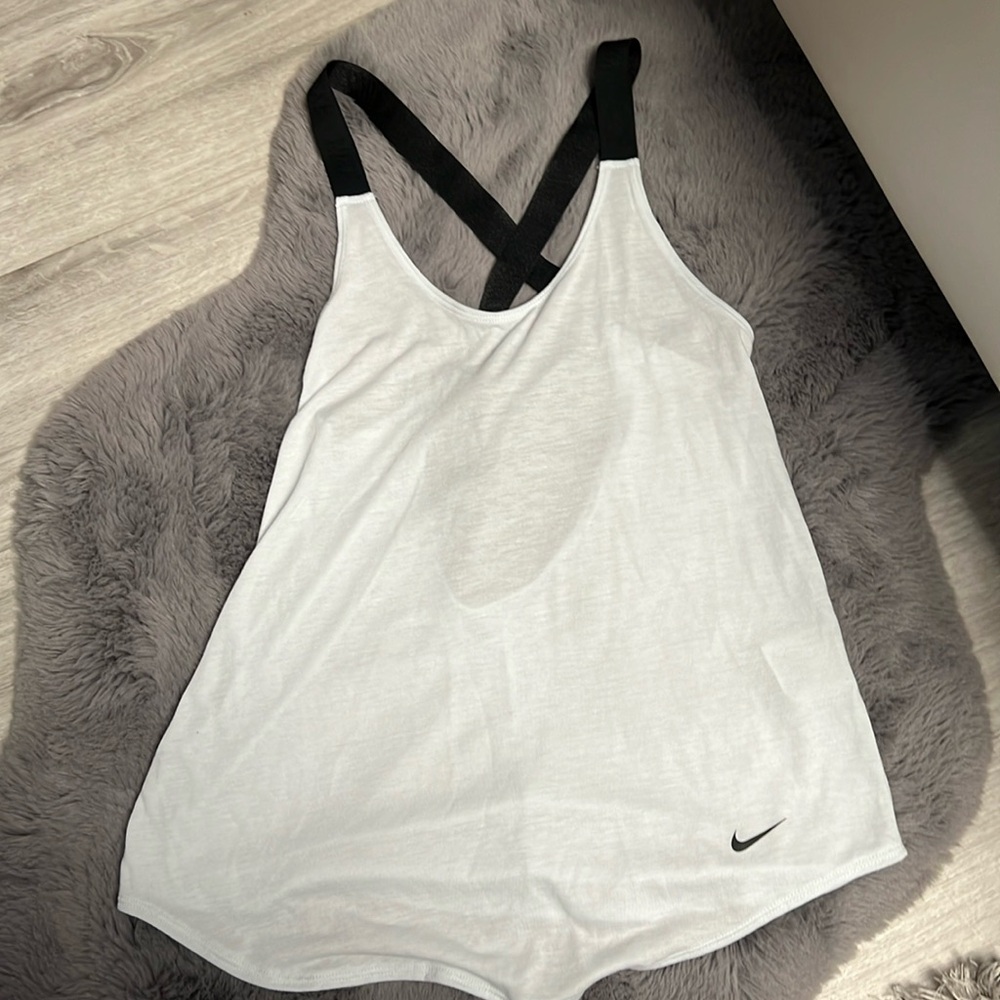 New without tag Nike dri-fit top.